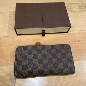 Louis Vuitton Zippy Wallet